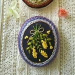 手刺繍ブローチ★レトロなティールーム・グレーパープル