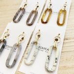  (選べる4色)ゴールド×ロングオーバルの樹脂ノンホールピアス