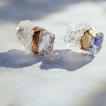 gem_tsugi ／天然石の金継ぎピアス・イヤリング ［ 水晶 × アイオライト ］m01