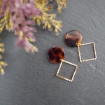 べっ甲×スクエア小ぶりピアス