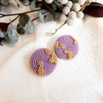 【nuance】個性的な紫×ゴールドのニュアンスビーズ刺繍のピアス.イヤリング