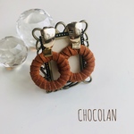 革紐ループピアス