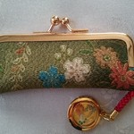 ☆和柄の印鑑ケース　菊・藤ゴールド☆