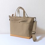 サンドベージュ帆布×キャメルレザー（pvc）のファスナー２way  M
