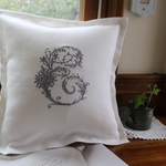 フレンチモノグラム　刺繍クッションカバー （額縁仕立て）30cm