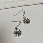 ハロウィンピアス シルバー蜘蛛の巣