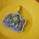 人魚のイニシャル刺繍ストラップキーホルダー