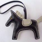 馬のバッグチャーム　黒