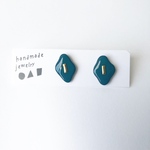 オハナピアス(ダークブルー)