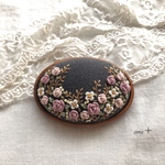 pink rose 刺繍 ブローチ（木枠）