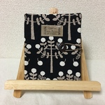 お薬手帳＆ 通院セットケース   北欧柄 木の実