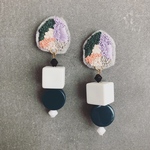 viridian×lavender刺繍ピアス