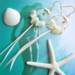 ハワイ語✳︎White shellとfeatherのピアス