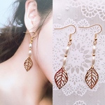 ゴールドリーフとしずくパールの秋冬ピアス❤︎イヤリング*おしゃれ*かわいい//leaf earrings//