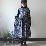 かすみ草の花束ワンピース