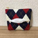 アーガイル柄のティッシュ入れつきポーチ