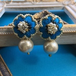 お花刺繍とコットンパールのピアス＊イヤリング(Blue)