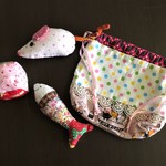 ベビー用　かわいい♪にぎにぎ♪ぬいぐるみおもちゃ　ネズミ／サカナ／サイコロ型／綿　お片付け巾着袋付き