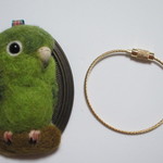 羊毛フェルト　リアルで可愛いサザナミインコちゃんのバッグチャームブローチ　ゆこりん工房