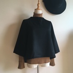 カシミヤウール黒で作ったスリットフレアプルオーバー