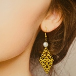 [安い］透かしパーツのひし形ピアス