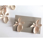mat gold flower pierce 2