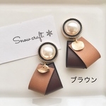 レザーリボンピアス☆