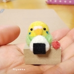 小さな癒しマスコット ＊ 新米おにぎりセキセイインコ🍙