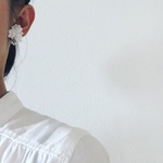 フェルトとビーズの三角小花イヤリング