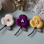 ふっくら小花の刺繍ブローチ［イエロー］