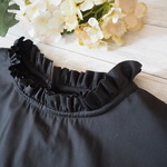 フリルネックブラウス　黒　M　RickRack