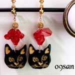 黒猫と赤いビーズのイヤリング orイヤリング 