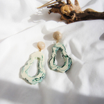 stone☽green ⌘ グリーン 鉱石 モチーフ カボション 揺れる 大ぶり ピアス/イヤリング 
