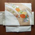 [オーダー品]　さくら造り帯　淡いクリーム地の花柄のお太鼓