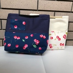 フレッシュさくらんぼの縦長バックインバック。