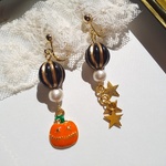 ハッピーハロウィンなイヤリング　キュートなかぼちゃと流れ星