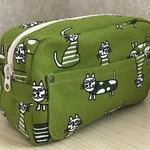 帆布のポケット付きポーチ／緑猫