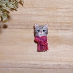 ネコの刺繍ブローチ 〜マフラーver.1〜