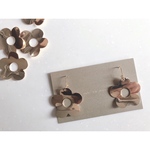 gold flower plate