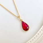 Swarovski スカーレット雫のネックレス