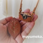 ♪秋の出かけにネックレスとブローチの2点セット♪カメラネックレス＊葉っぱのブローチ＊茶色