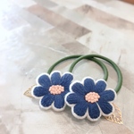 お花の刺繍ヘアゴム
