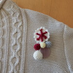 ニットのお花　ブローチ