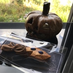 木と天然石ペンダント