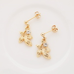 BKフラワー×クリスタルパールピアス
