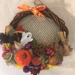 ハロウィーンリース（英字新聞を添えて）