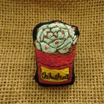 多肉植物『チワワエンシス』の刺繍ブローチ