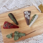 dot flower smart pin & Olive linen pin 