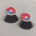 cherry red×fringe刺繍ピアス