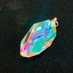 虹の結晶 アポフィライト型 ビビッド ペンダントトップ VD-140